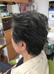 パーマ　集中育毛ケア　ヘアエステ　８０代