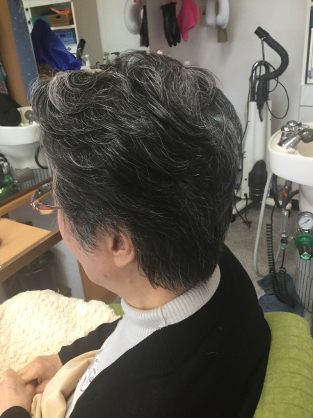 パーマ　集中育毛ケア　ヘアエステ　80代