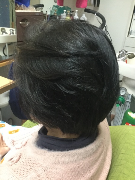 カラーリング　カット　集中育毛ケア　ヘアエステ　６０代