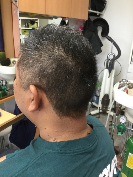 カット　炭酸泉スパ　40代男性