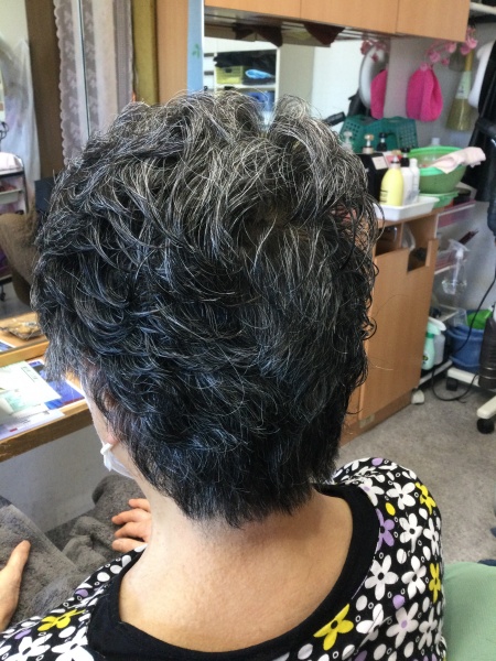 ニュアンスパーマ　集中育毛ケア　ヘアエステ　80代