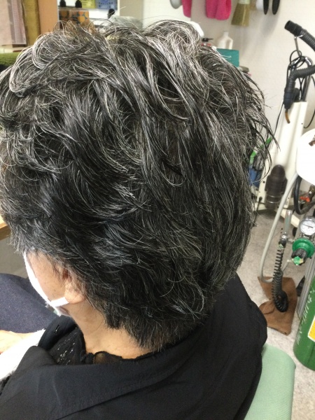 パーマ　集中育毛ケア　ヘアエステ　80代