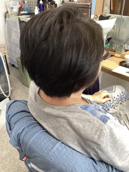 カラーリング　カット　ヘアエステ　炭酸泉ヘッドスパ　70代